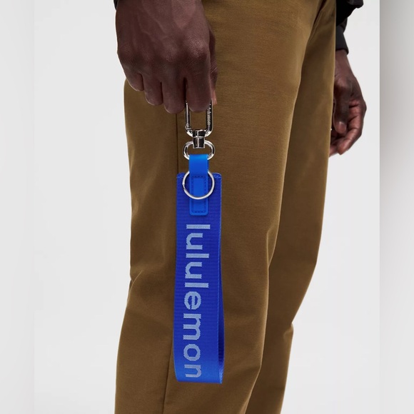 Lululemon Never Lost Keychain- Cerulean Blue/White - Picture 7 of 7